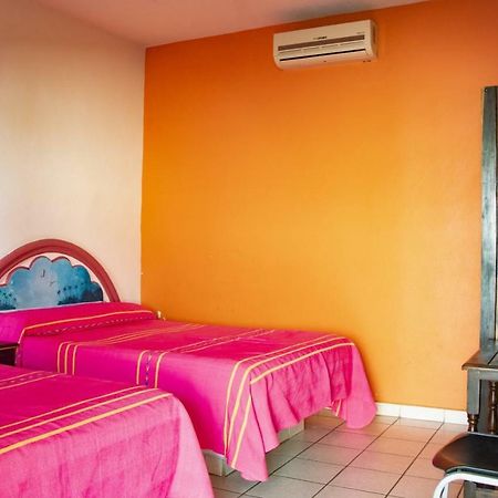 Hôtel Bahia à Barra de Navidad Extérieur photo