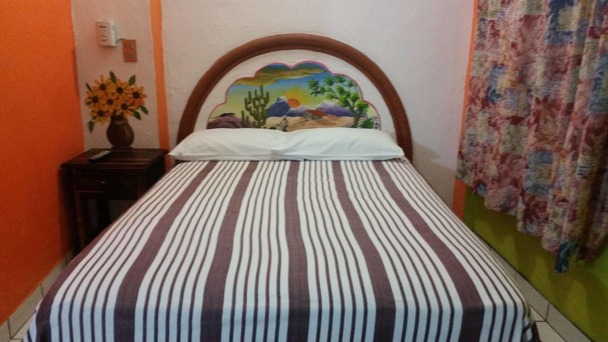 Hôtel Bahia à Barra de Navidad Extérieur photo
