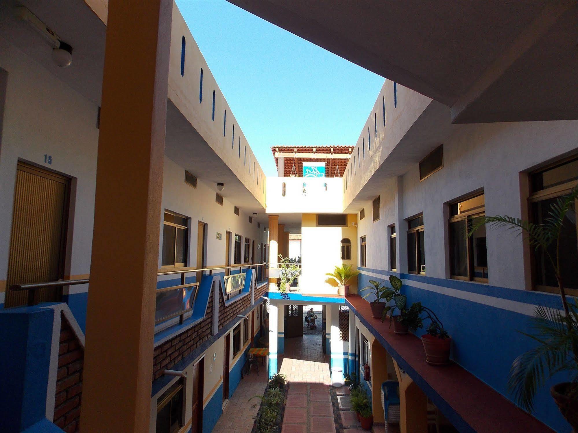 Hôtel Bahia à Barra de Navidad Extérieur photo